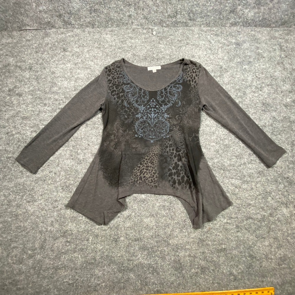Entity Womens Gray Graphic Sharkbite Hem Long Sleeve Top Animal Print Size L USA